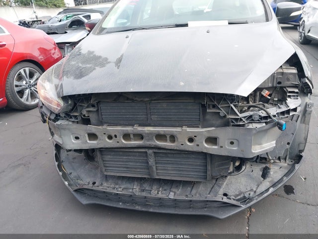 1FADP3K25FL387011 Ford 2015
