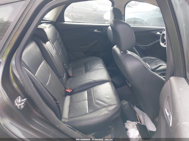 1FADP3K25FL387011 Ford 2015