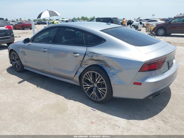 2016 AUDI A7 WAU2GAFC9GN003520 Photo 2