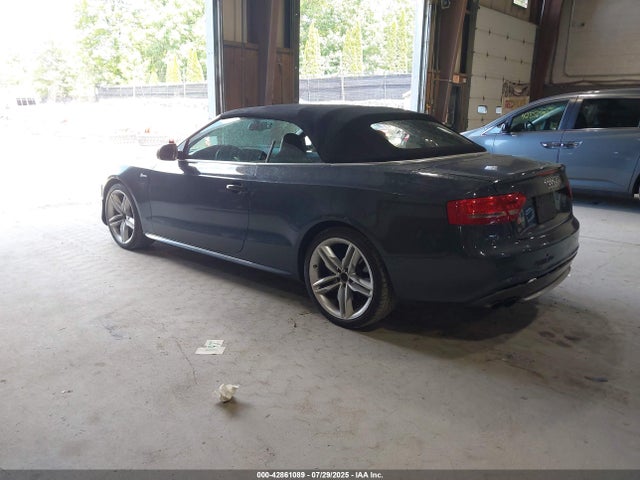 2011 AUDI S5 WAUCGAFH2BN019549 Photo 2