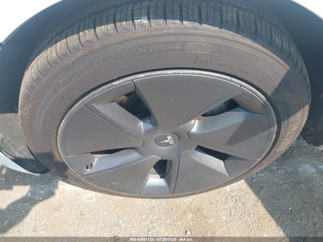 5YJ3E1EA8NF151926 Tesla MODEL 3