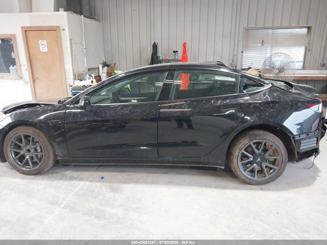 Tesla 2022 2022 5YJ3E1EA8NF344870 Image 13