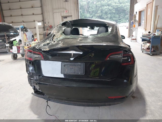 Tesla 2022 2022 5YJ3E1EA8NF344870 Image 15