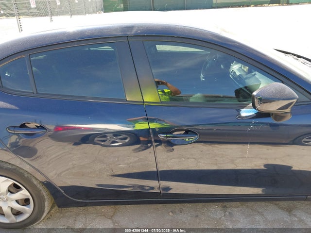 3MZBM1U75FM140848 Mazda pe