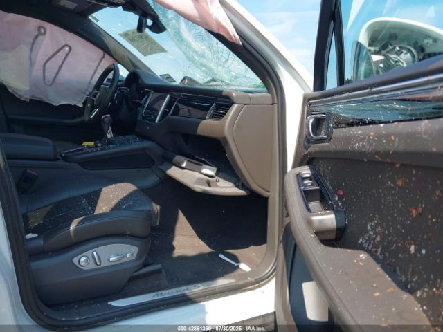 2017 PORSCHE MACAN WP1AB2A57HLB11142 Photo 4