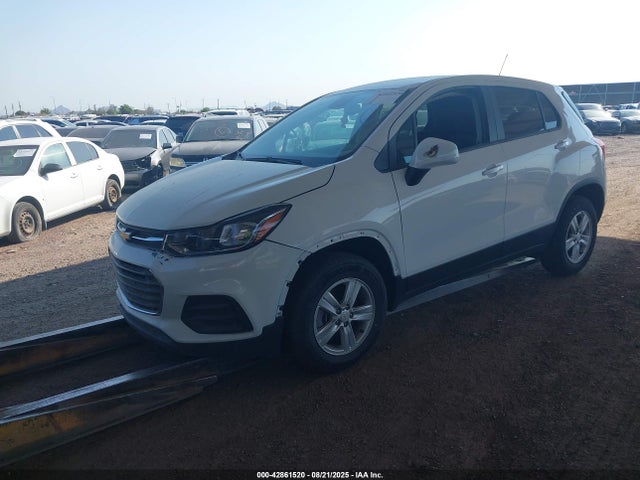 Chevrolet le2 2022 KL7CJNSM6NB549749 Image 2