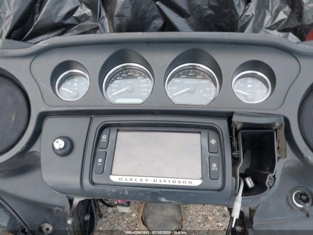 2014 HARLEY-DAVIDSON FLHTCU 1HD1FCM15EB704082 Photo 6