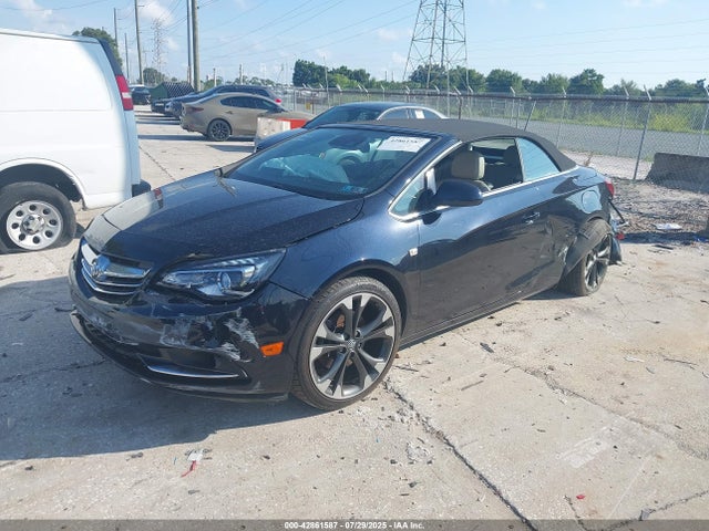 2018 BUICK CASCADA W04WH3N58JG010531 Photo 1