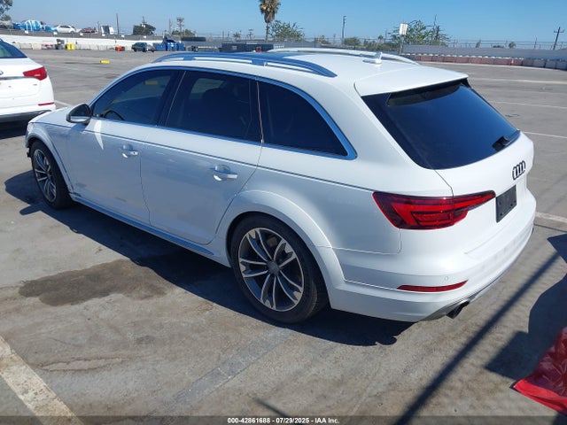 2018 AUDI A4 ALLROAD WA18NAF44JA231784 Photo 2