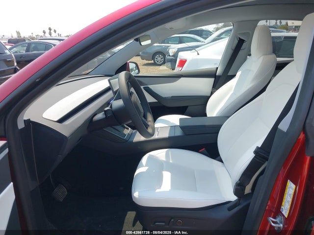 2026 TESLA MODEL Y 7SAYGDED8TF380425 Photo 4
