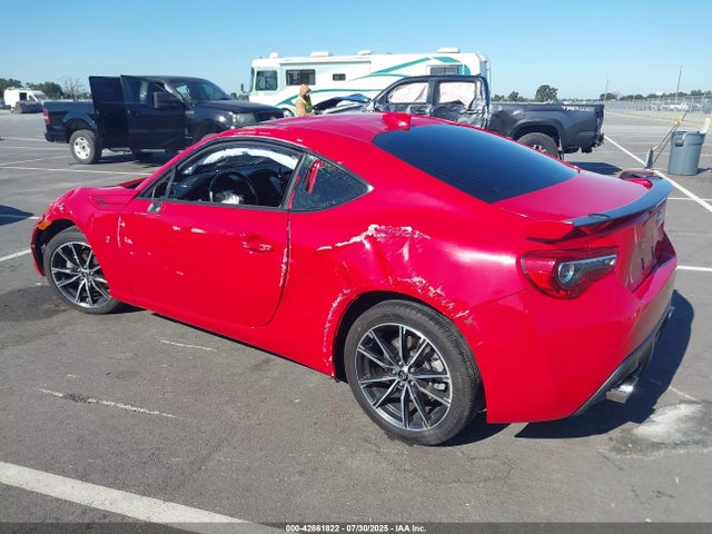 Toyota na 2018 JF1ZNAE15J8701920 Image 3