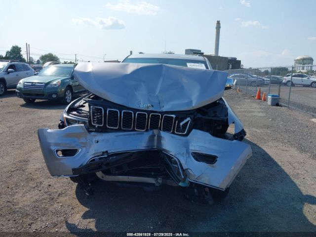 2017 JEEP GRAND CHEROKEE 1C4RJFBGXHC964021 Photo 5