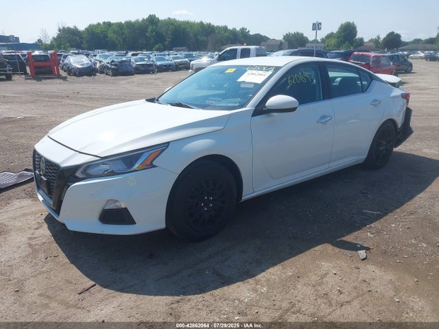 Nissan 2020 2020 1N4BL4BVXLC243100 Image 2