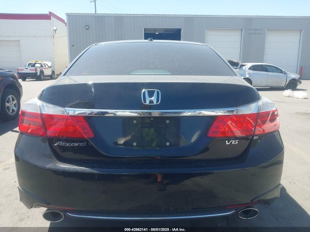 Honda j35y1 2015 1HGCR3F81FA027679 Image 16