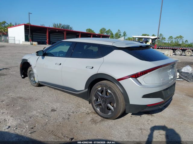 2025 KIA EV6 5XYC34JA3SG003829 Photo 2