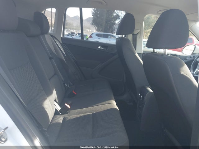 WVGAV7AX0FW569507 Volkswagen Tiguan