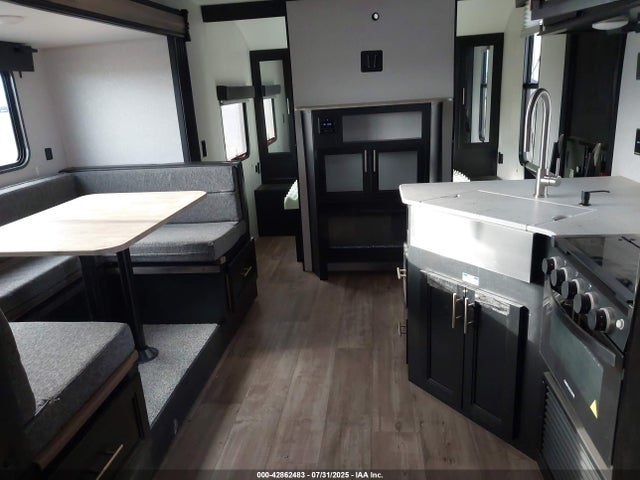 4X4TCKY27NK082658 Forest River Grey Wolf 23dbh