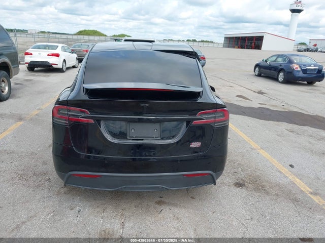 Tesla MODEL X 2022 7SAXCBE6XNF342386 Image 17