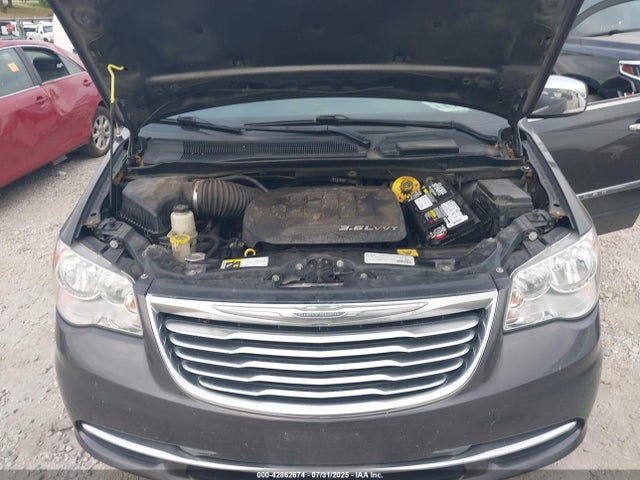 2C4RC1CG8GR190756 Chrysler Town and Country