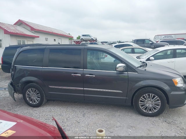 2C4RC1CG8GR190756 Chrysler Town and Country