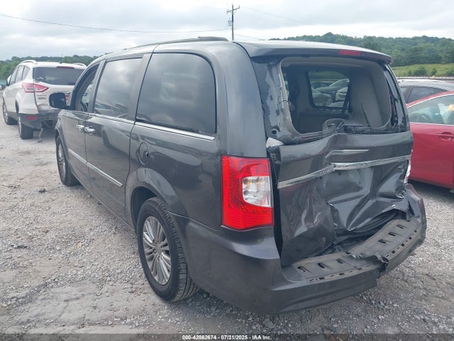 2C4RC1CG8GR190756 Chrysler Town and Country