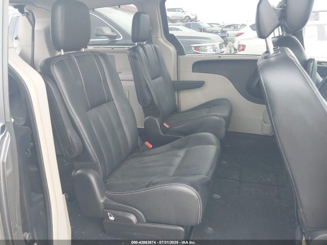 2C4RC1CG8GR190756 Chrysler Town and Country