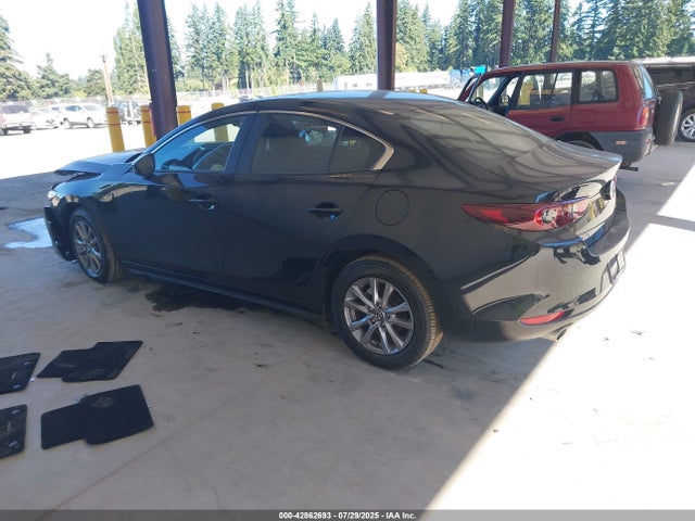 Mazda pe 2022 3MZBPAA72NM318645 Image 3