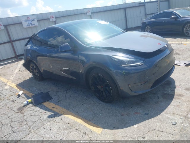2021 TESLA MODEL Y 5YJYGAEE2MF148702 Photo 0