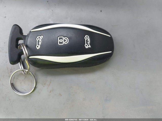 2021 TESLA MODEL Y 5YJYGAEE2MF148702 Photo 10