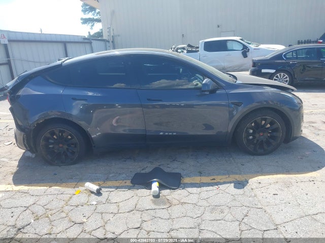Tesla Model Y 2021 5YJYGAEE2MF148702 Image 13