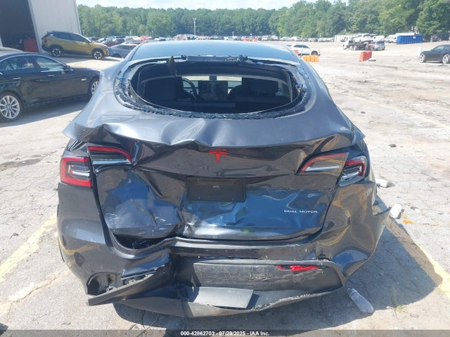 Tesla Model Y 2021 5YJYGAEE2MF148702 Image 16