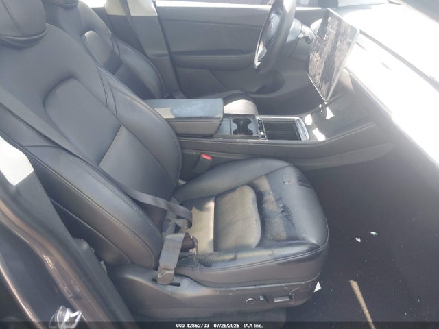 2021 TESLA MODEL Y 5YJYGAEE2MF148702 Photo 4