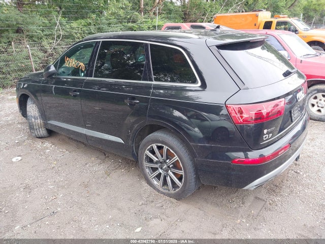 2017 AUDI Q7 WA1LAAF76HD047150 Photo 2