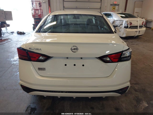 Nissan 2019 2019 1N4BL4BV0KC225266 Image 17