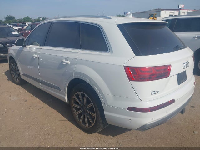 2019 AUDI Q7 WA1LAAF7XKD002302 Photo 2