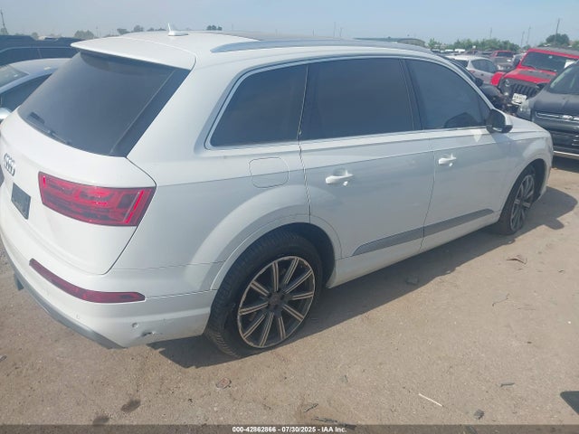 2019 AUDI Q7 WA1LAAF7XKD002302 Photo 3
