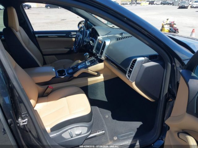 2017 PORSCHE CAYENNE WP1AA2A26HKA89780 Photo 4