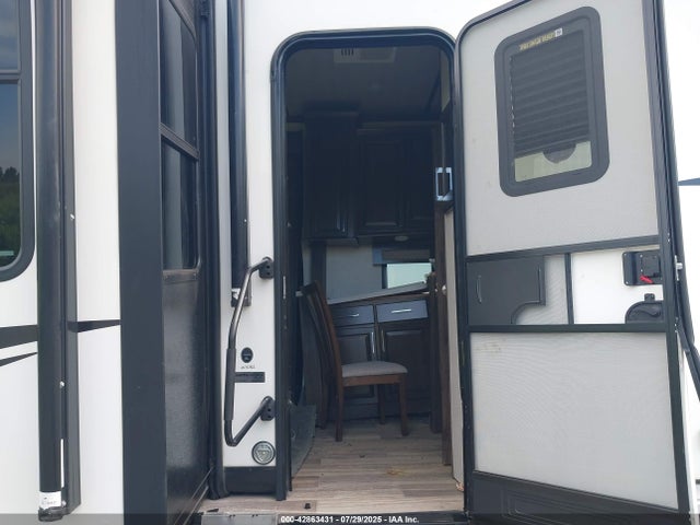 4YDFYKU23NZ980446 Dutchmen Yukon