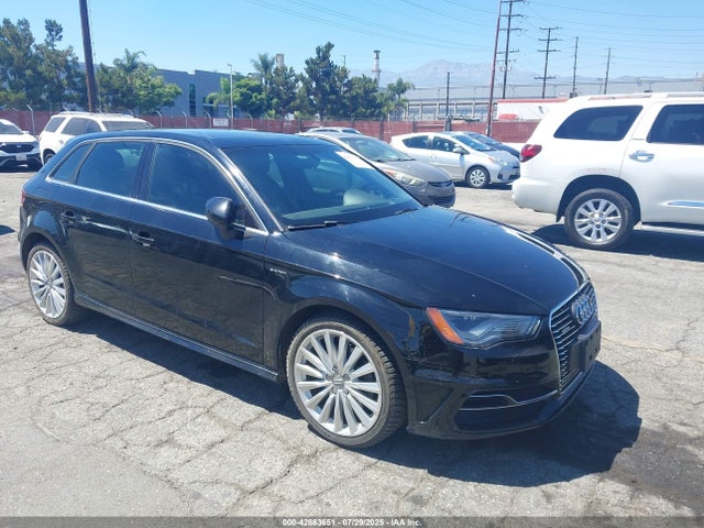 2016 AUDI A3 E-TRON WAUTPBFF2GA134591 Photo 0
