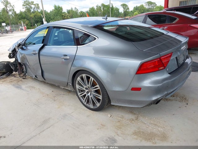 2013 AUDI A7 WAU2GAFC2DN075879 Photo 2