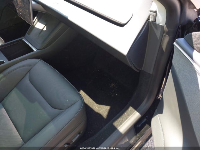 2025 TESLA MODEL 3 5YJ3E1EAXSF939750 Photo 7