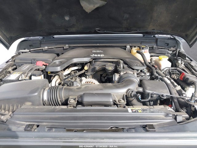 1C4HJXEG3JW320961 Jeep Wrangler