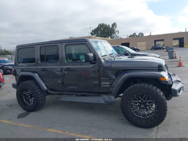 1C4HJXEG3JW320961 Jeep Wrangler
