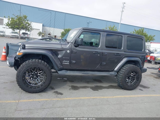 1C4HJXEG3JW320961 Jeep Wrangler