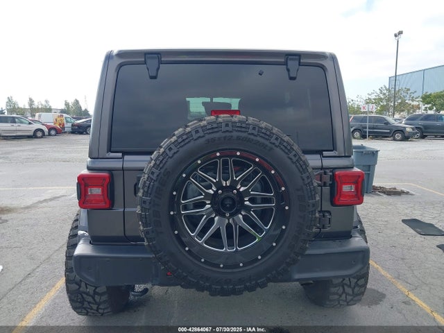1C4HJXEG3JW320961 Jeep Wrangler
