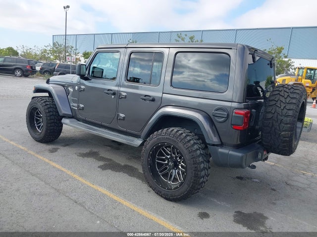1C4HJXEG3JW320961 Jeep Wrangler