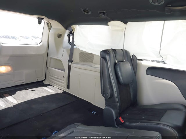 Dodge 2019 2019 2C4RDGCG4KR656823 Image 8