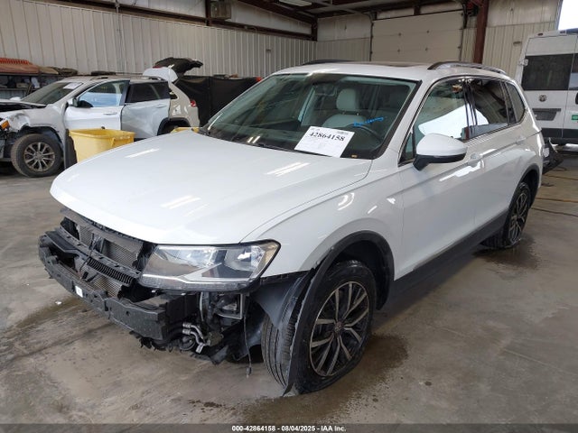 Volkswagen 2018 2018 3VV2B7AX6JM220668 Image 2