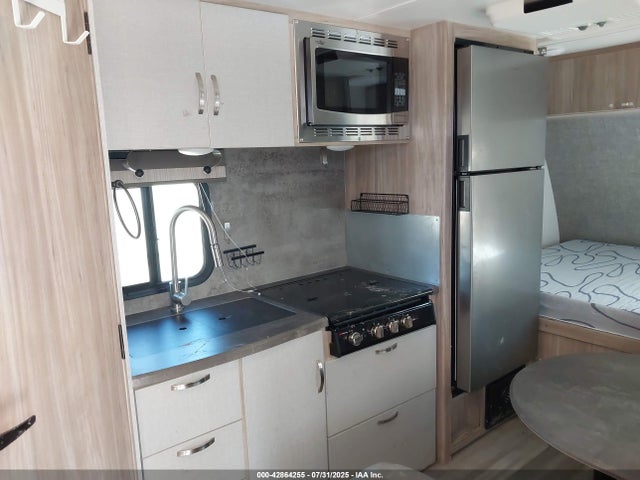 Winnebago 2022 2022 54CTM2F27N3070333 Image 5