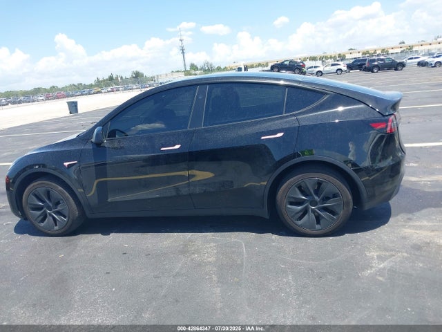 Tesla 2025 2025 7SAYGDED5SA379499 Image 14